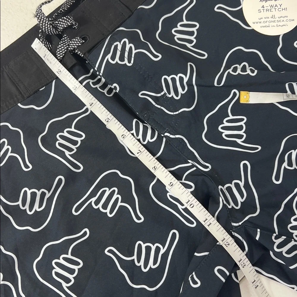 Of One Sea Sz 34 Boardshorts Retro Shaka Black Stretch NWT